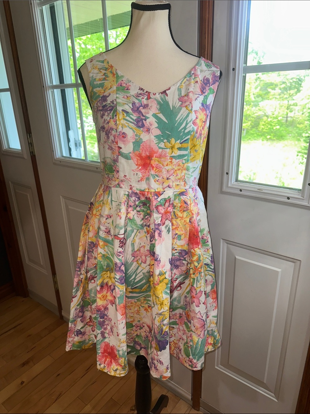 United Colors Of Benton Floral Fit & Flare Sleeveless Dress - Multicolor